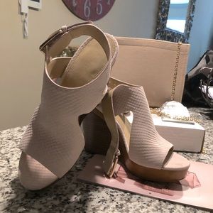 New MK leather blush pink wedges never worn.